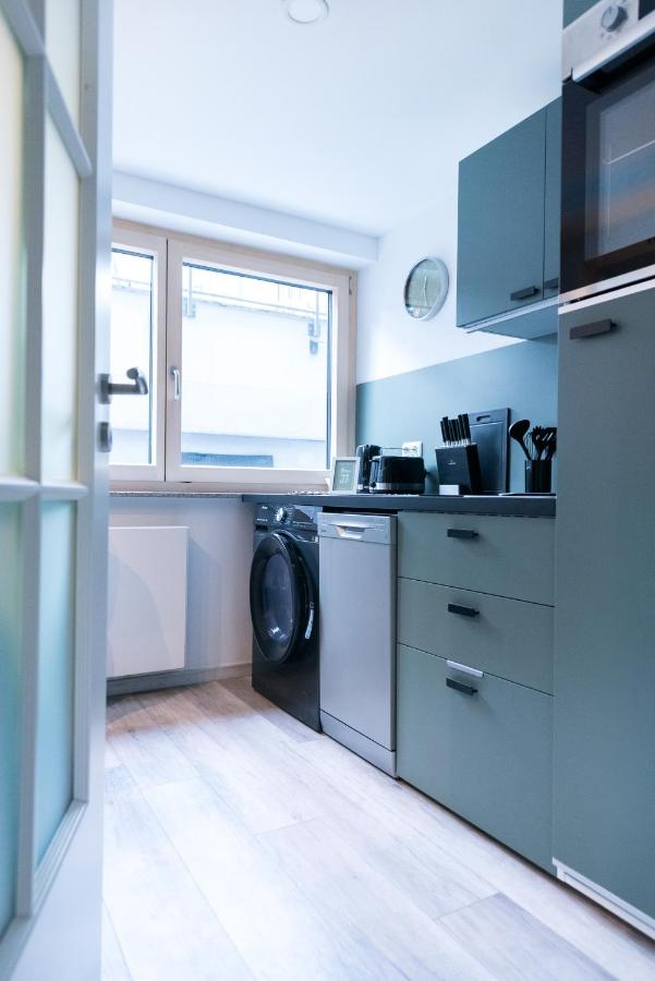 modernes Apartment bei Schlosspark Nymphenburg, Top Verkehrsanbindungen, free parking, perfekt für Business- City-Trips und Events