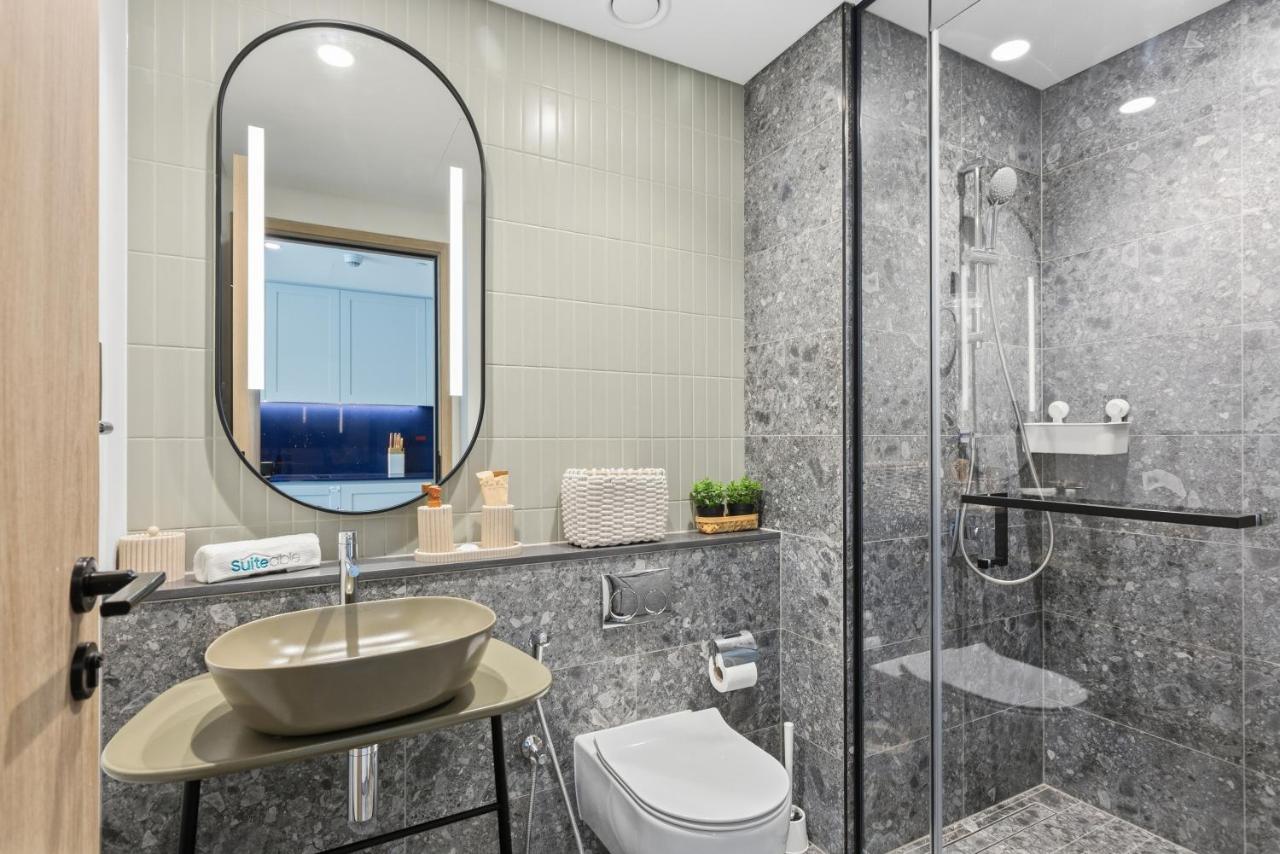 Refined Urban Studio Escape with Burj Khalifa View - 3