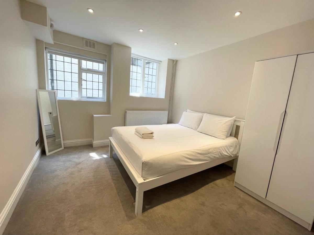 Victoria & Westminster 2 Bedroom Apartment - 2