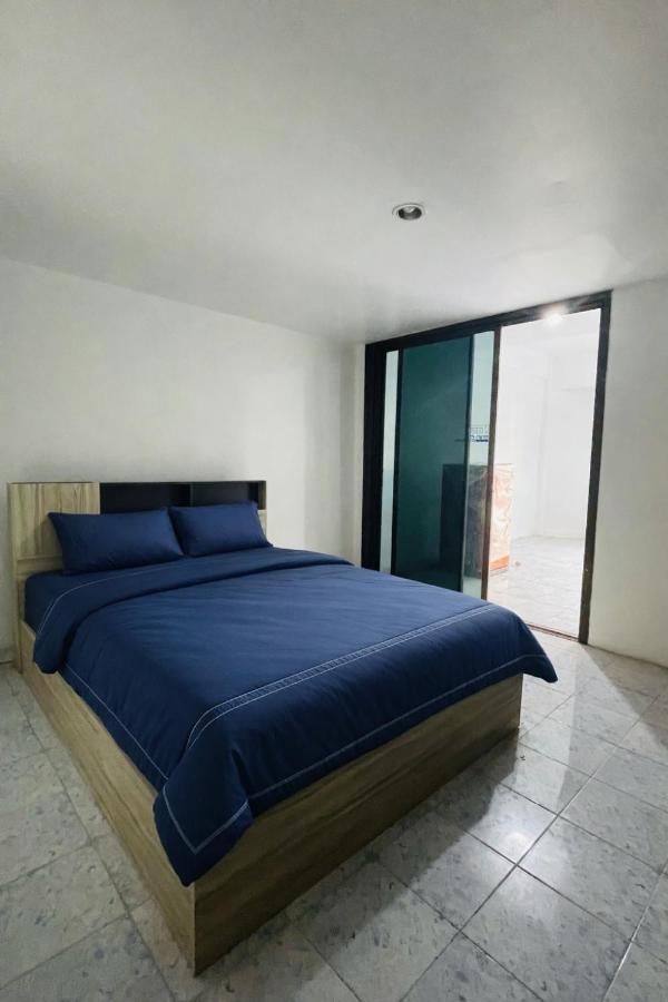 Very budget 1 bedroom for sleep and a lot of space to stay