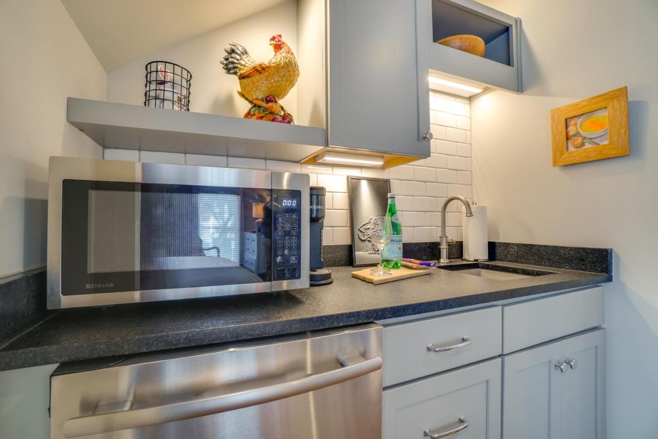 1 Mi to Centennial Park, Couples West End Retreat - 3