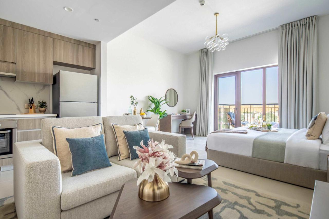 Frank Porter - Albatross Building 3 - 3