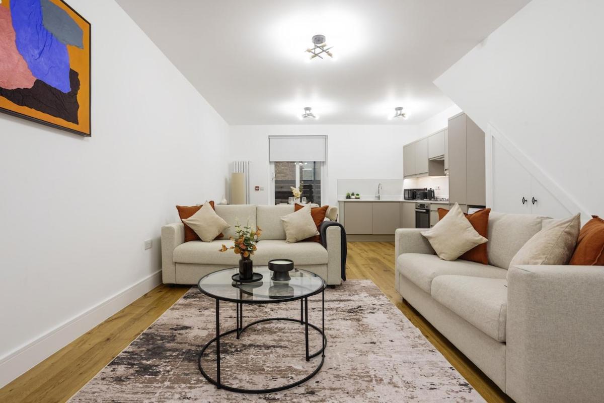 Central Camden Gem with Patio - 4