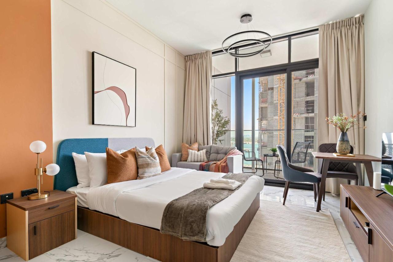 Silkhaus Vacation Homes Stylish Studio with Balcony 2 Min to ADGM in Al Maryah Vista