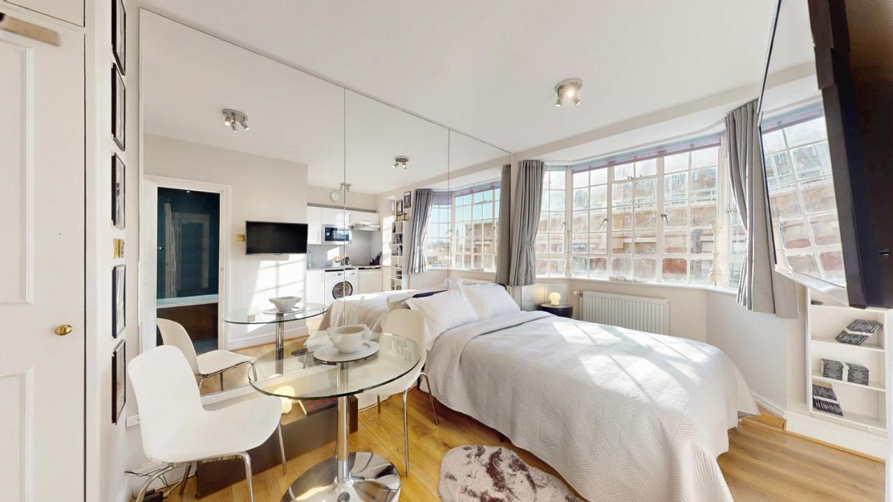 Chelsea Executive Cloisters 571 - 4