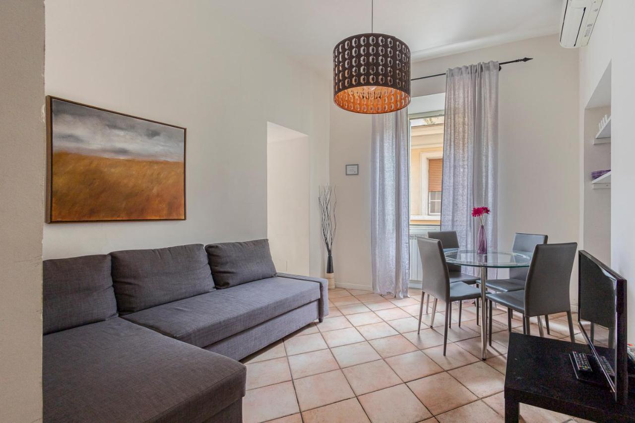 Santonofrio Apartments Silver e White - 4