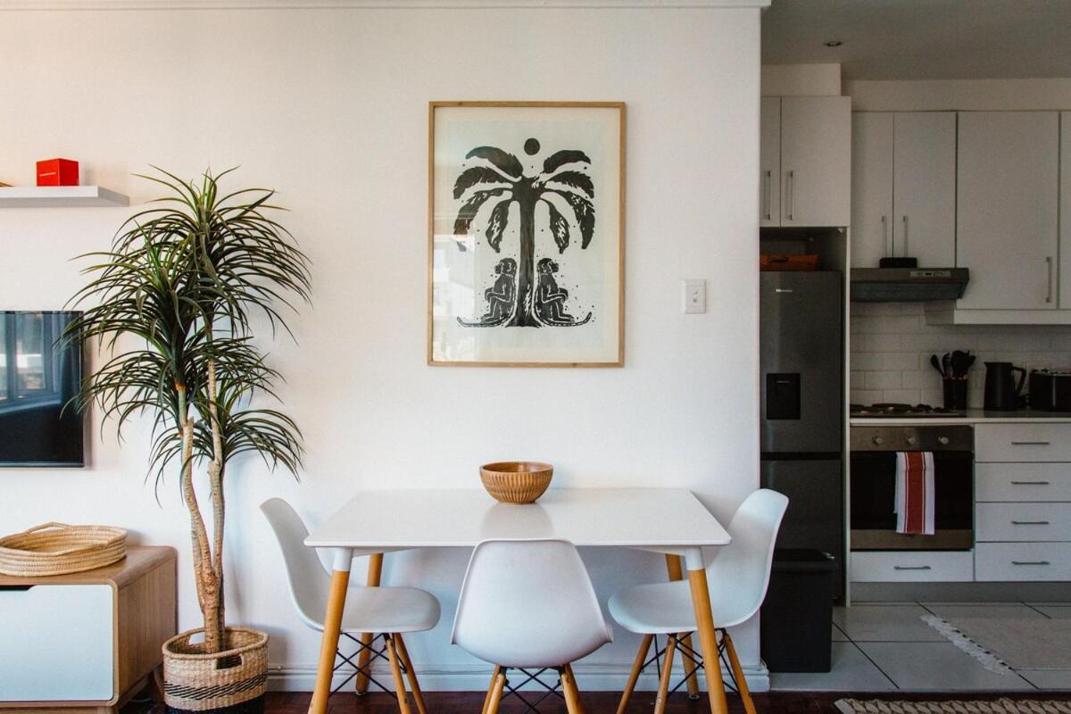 Stylish Sea Point Studio with Lion's Head Views - 4