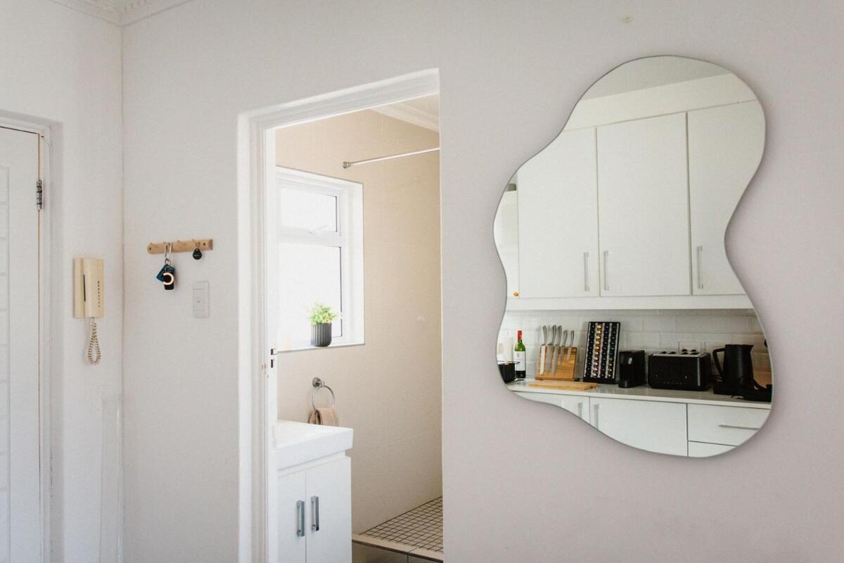 Stylish Sea Point Studio with Lion's Head Views - 3