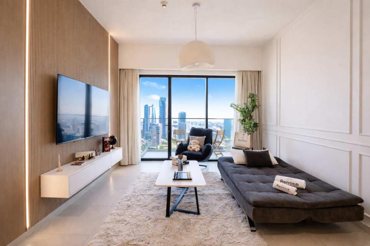 Rentico l Luxury 1BR Downtown Canal & Skyline View