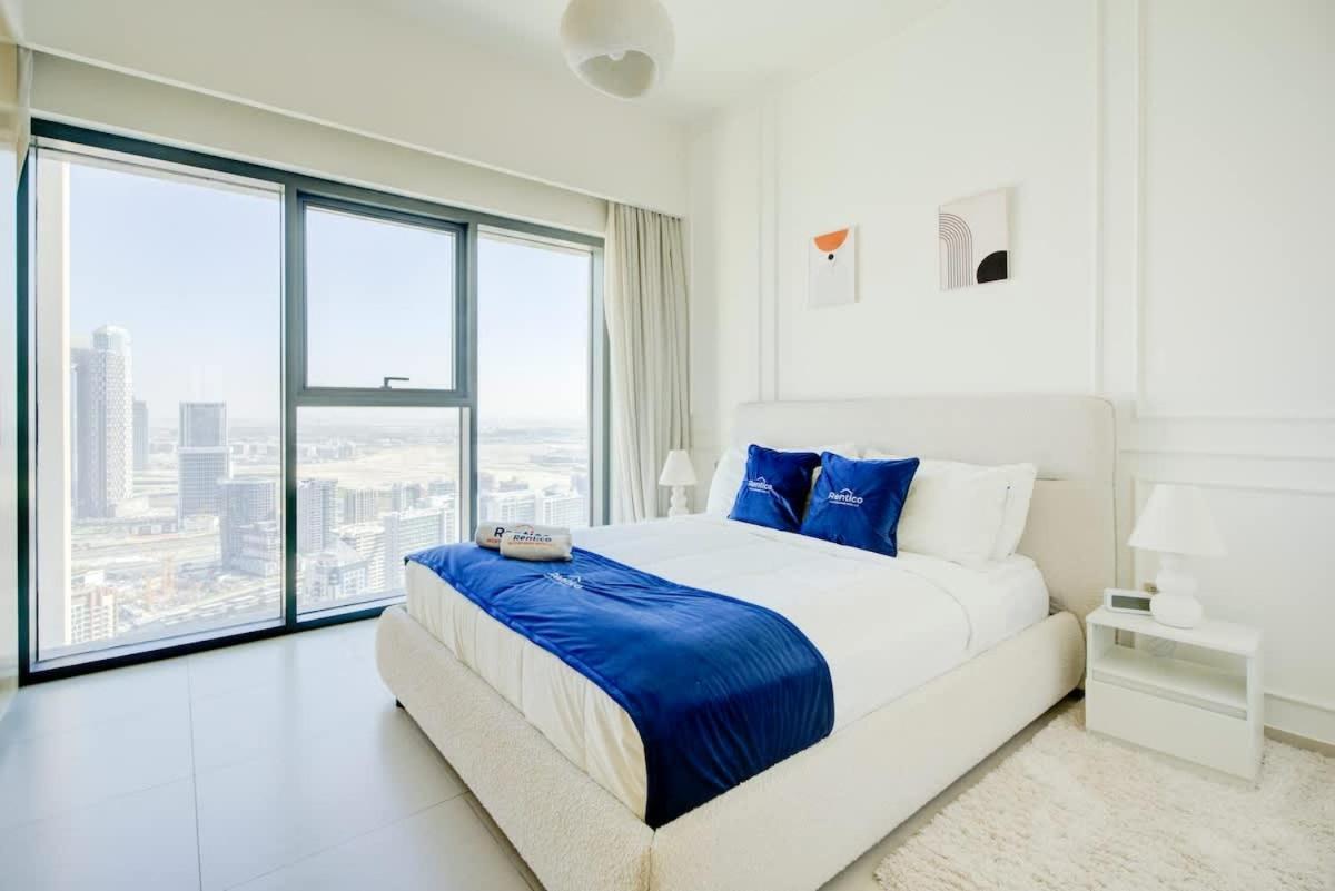 Rentico l Luxury 1BR Downtown Canal & Skyline View - 2