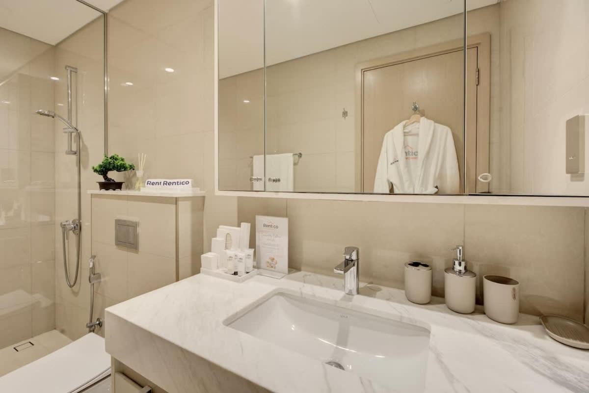 Rentico l Luxury 1BR Downtown Canal & Skyline View - 3