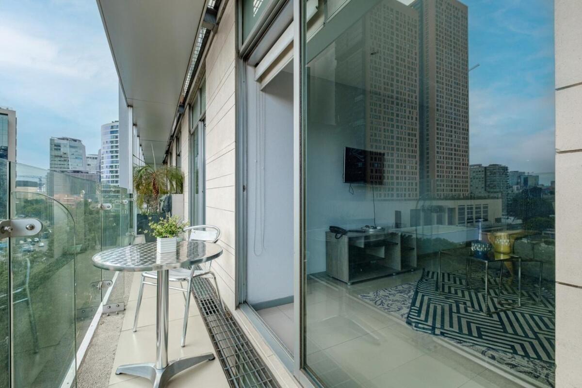 2BR Luxury Stay Mundial 2026 Skyline Views - 5