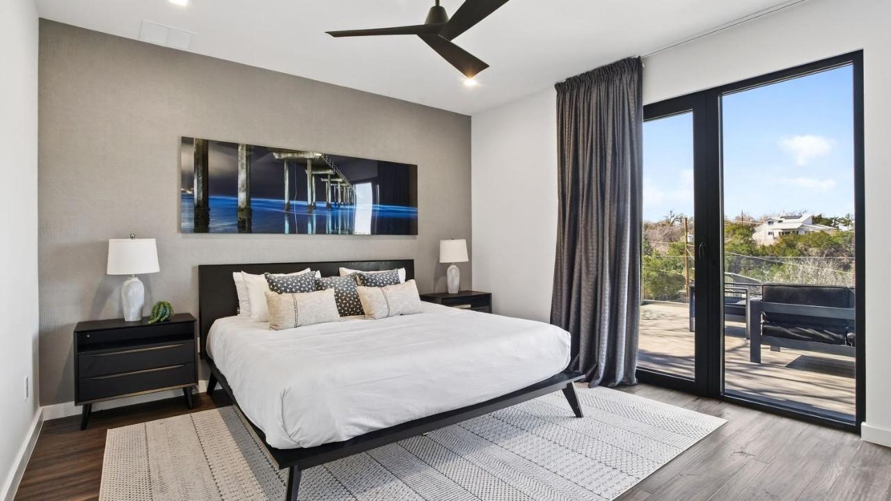 Hunters Estate by AvantStay Design-Forward Hillside Home Private Pool Firepit Close to Lake Travis Downtown Austin - 3