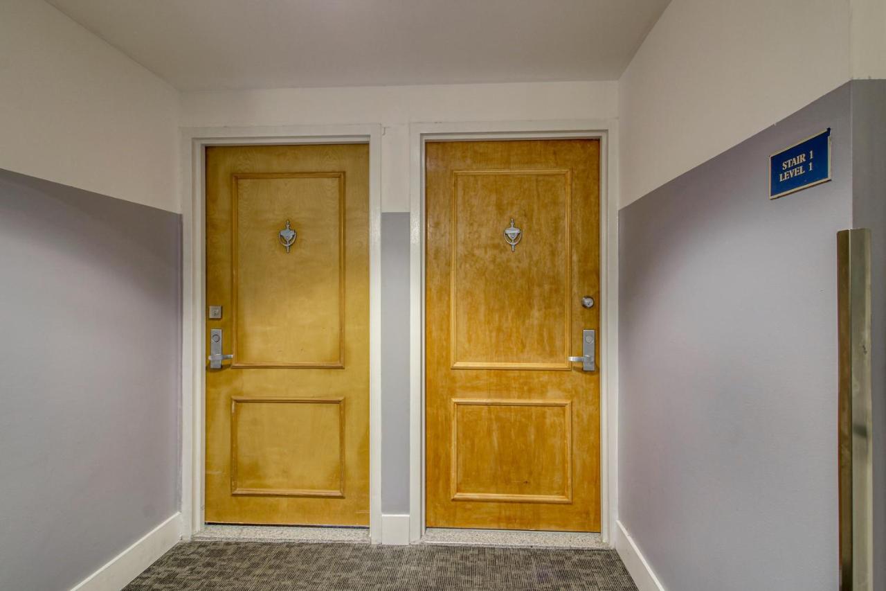 Luxe Miami Vice Condo! Bay Views and Pool Access - 3