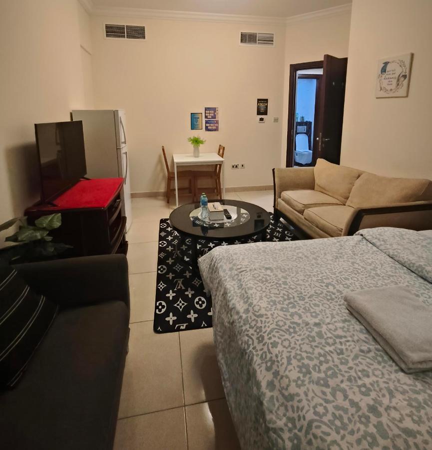 BB Homes - Hall Room - 2