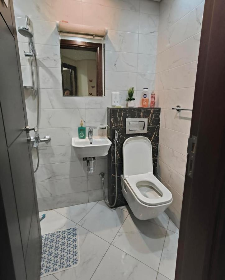 BB Homes - Hall Room - 3