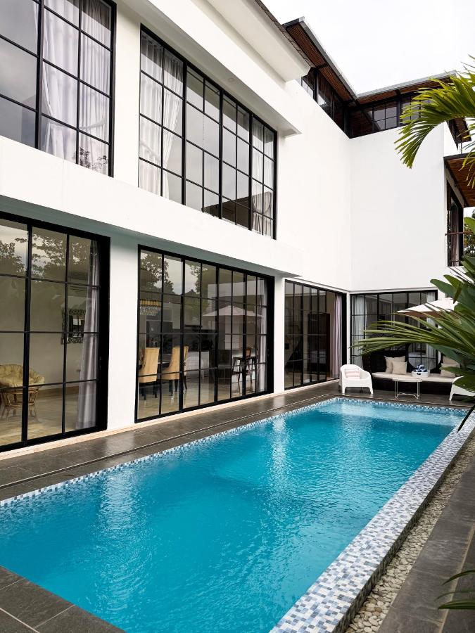 The W House, Luxury Villa 5 minutes from the beach - 4