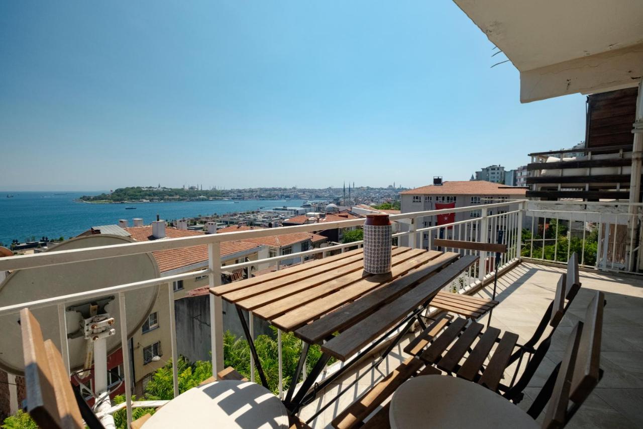 Two-Bedroom Bosphorus View Family Suite in Managed Aparthotel - Balcony