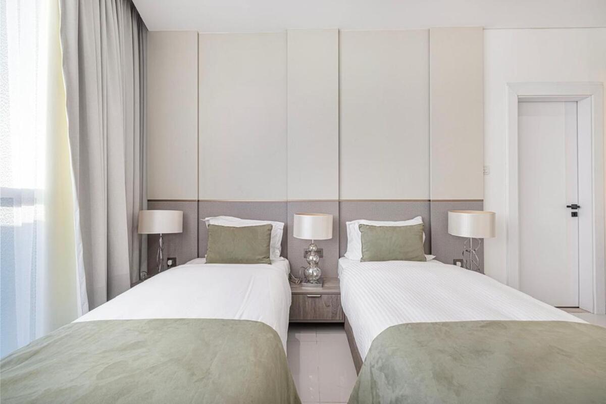 Luxury 2BR in 5star Hotel, 2 pools, Gym, Spa, Restaurants on site - 2