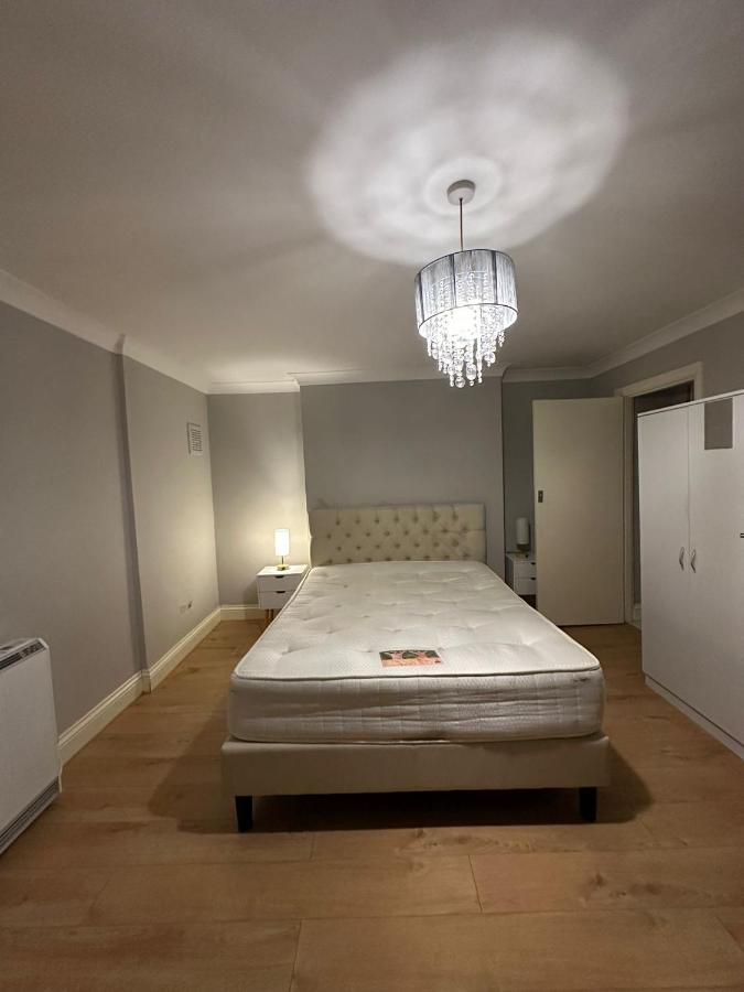 Flat E, Monmouth Road, London, W2