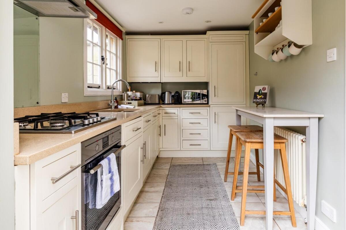 Catharine Place - Elegant Central 1-Bed Gem with Private Garden - 4
