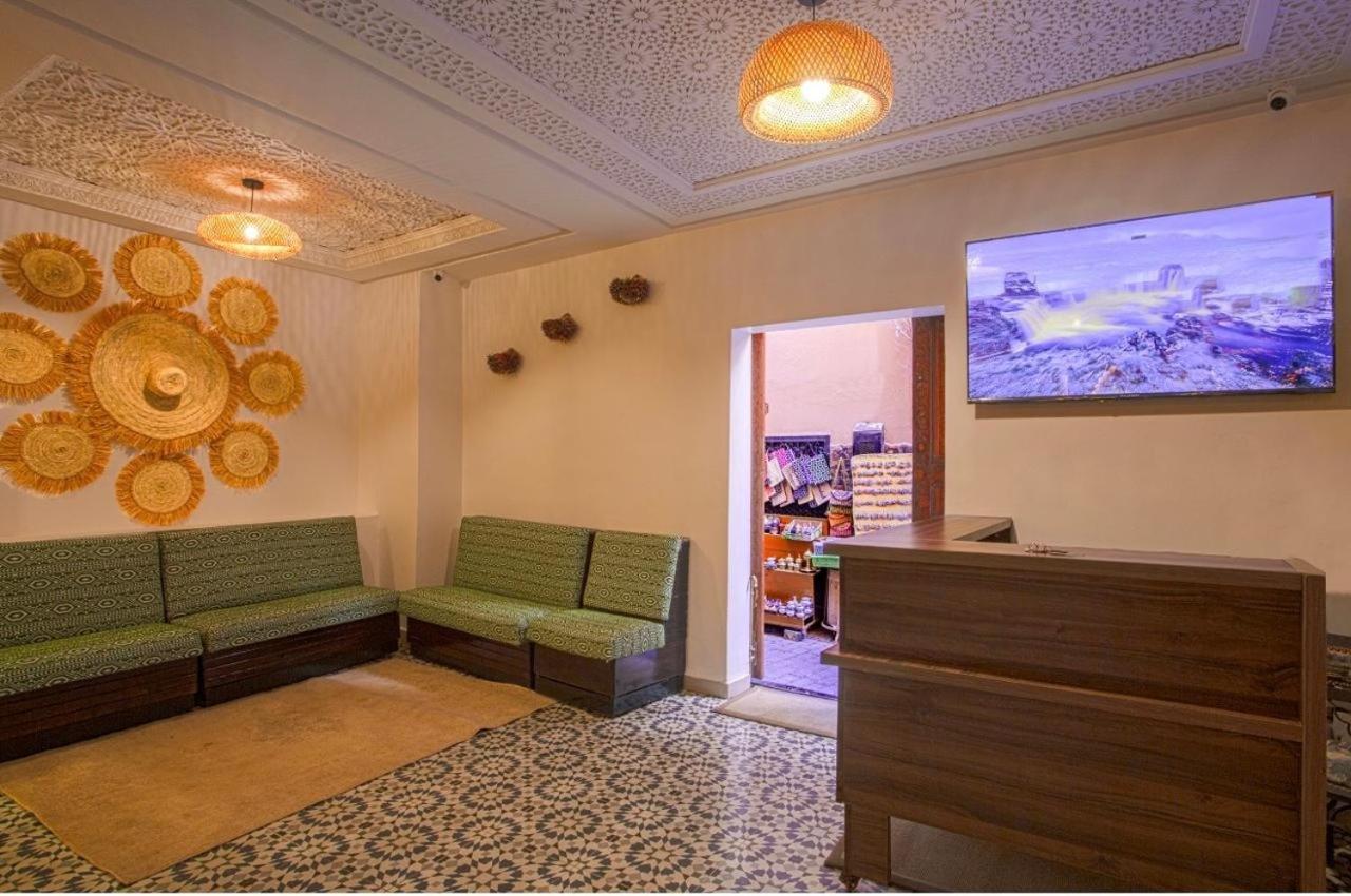 Riad Houcinewayback - 5