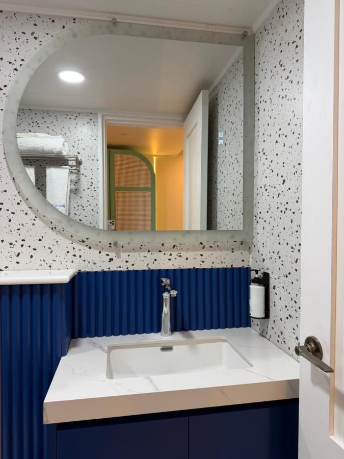 Rise & Shine Hotel - 3