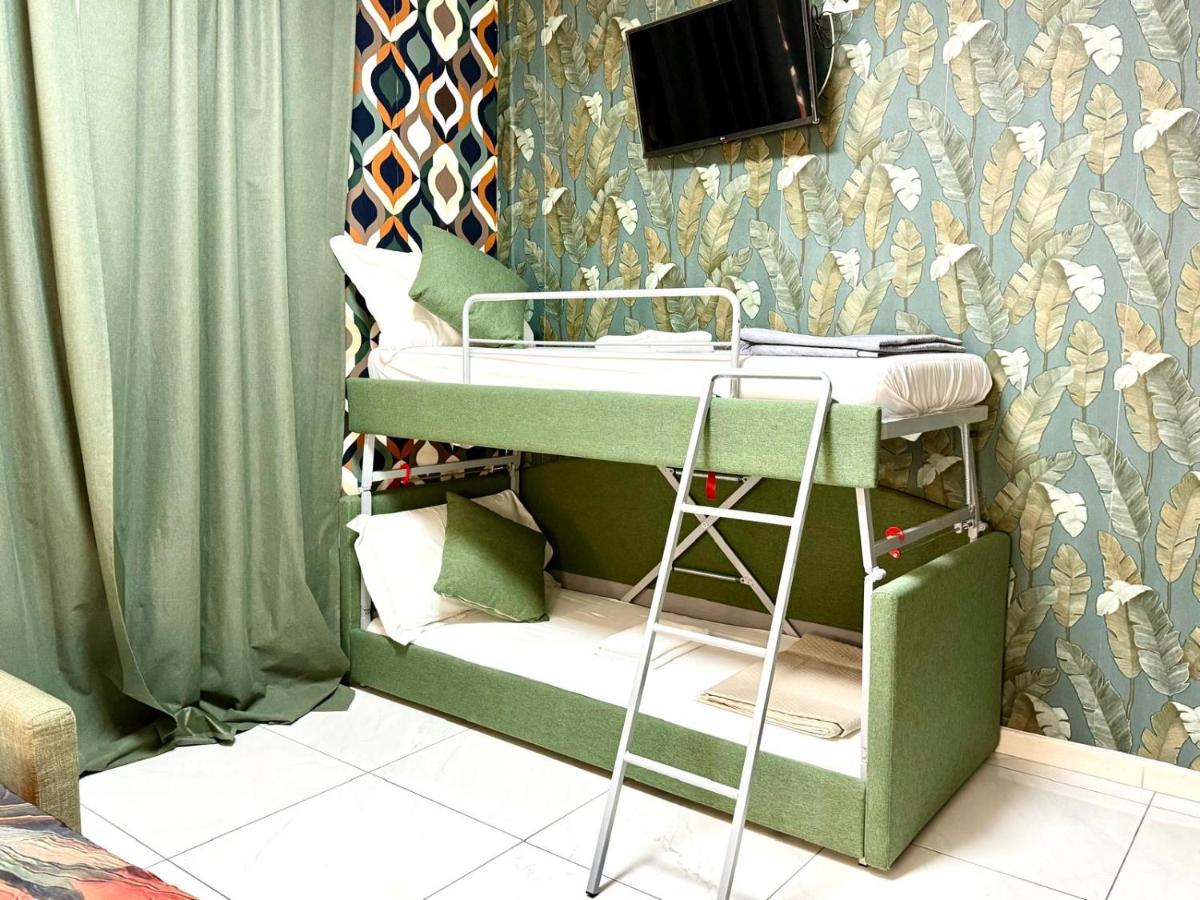 Vittorio Central Park Guest House - 5