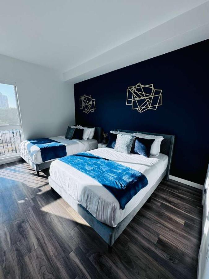 The Greatest Location in Hollywood FREE Parking - 2