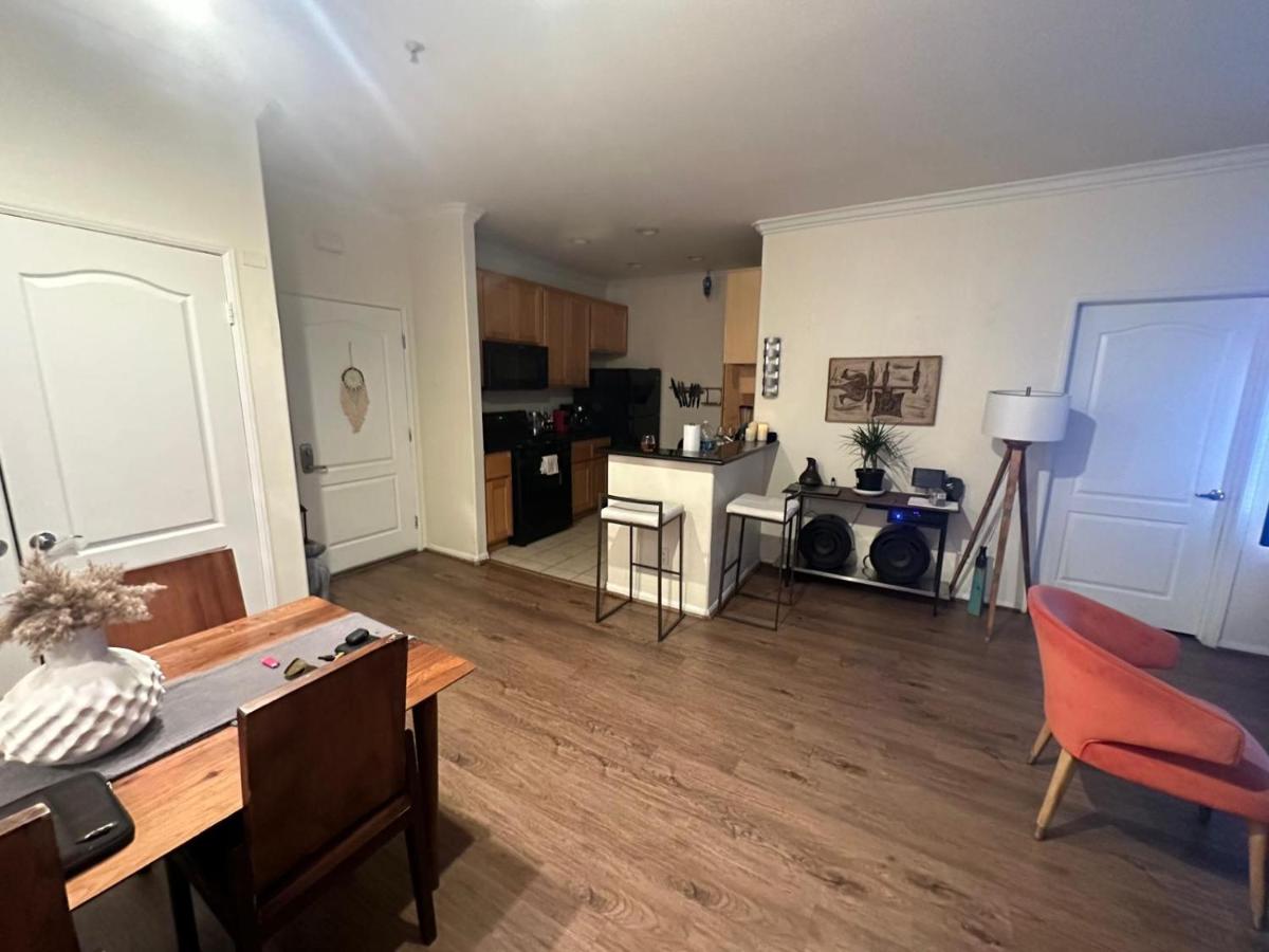 Spacious 1B 1B Pool View Loft Apartment in Marina Del Rey - 4