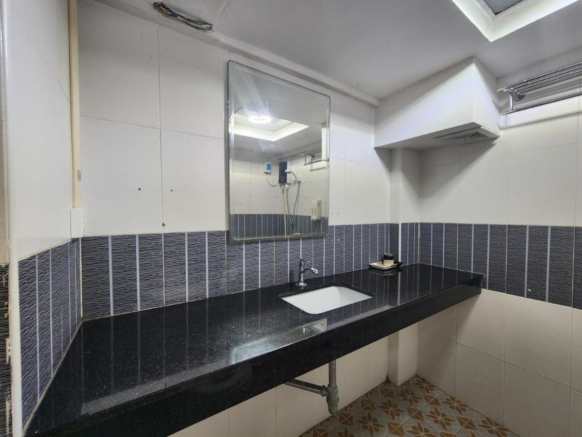 New VC Hotel Bangkok - 3