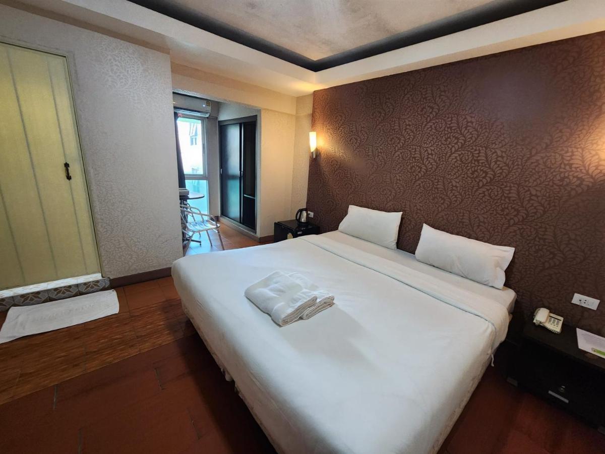 New VC Hotel Bangkok - 2