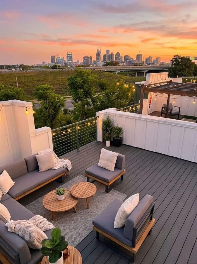 Rooftop Views 4BR 4BA 7 Beds Near Broadway