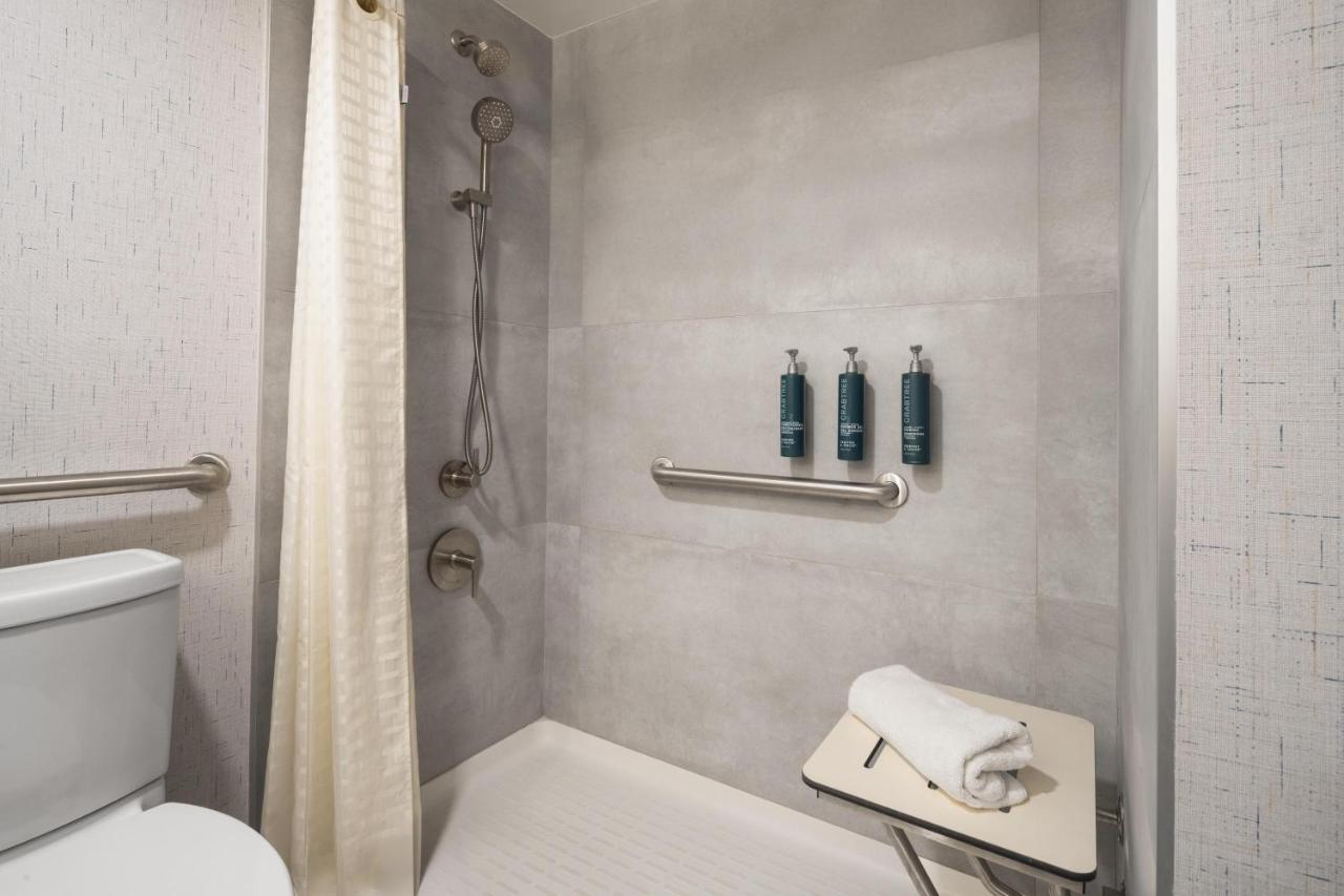 DoubleTree by Hilton Fort Lee/George Washington Bridge - 3