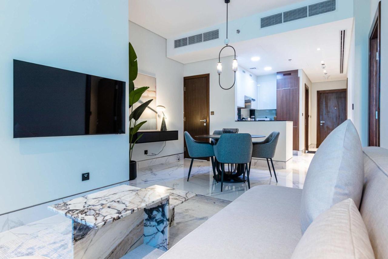 HomesGetaway - Contemporary1 BR apartment in J One Residence