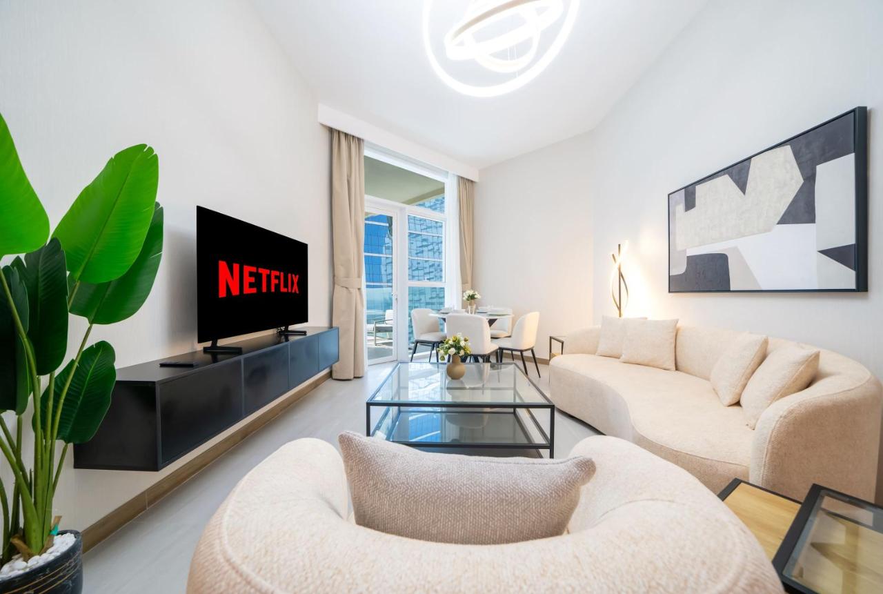 Indulge in Luxury 1BR Unit at Business Bay - 3