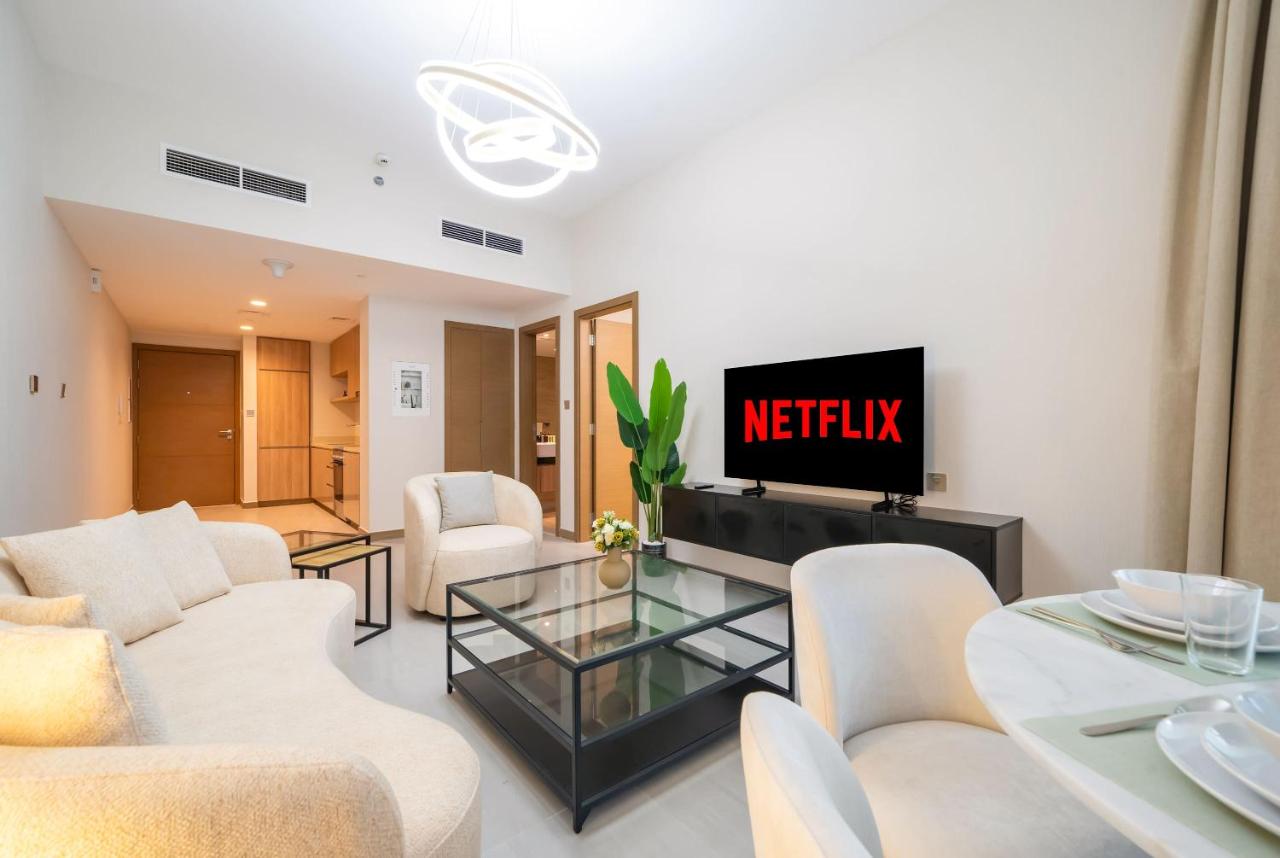 Indulge in Luxury 1BR Unit at Business Bay - 5