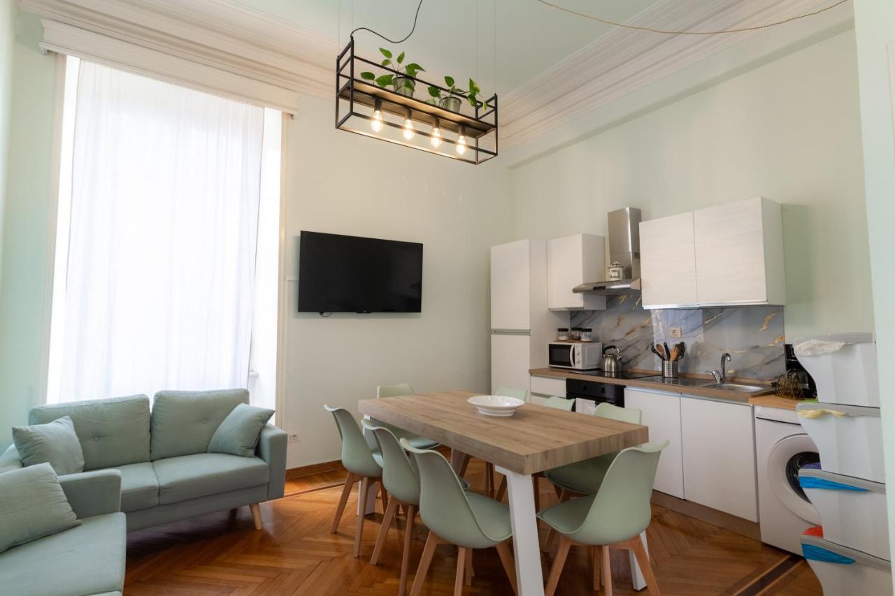 Trastevere four seasons Tiber View