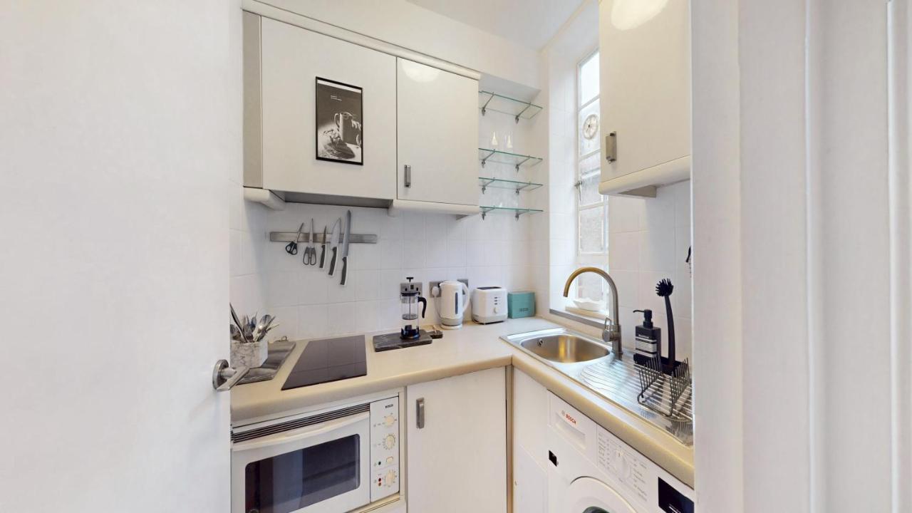 Chelseacloisters258 - 5