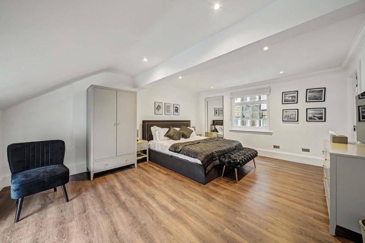 The Kensington Mews House - 2