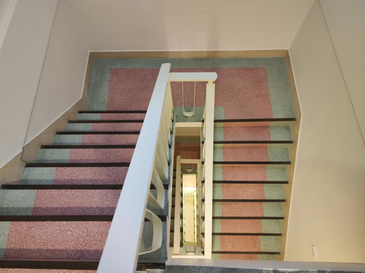 Retrovibes Sathorn BTS Saphan Taksin ICONSIAM Asiatique Chao Phraya Max 9 persons - 5