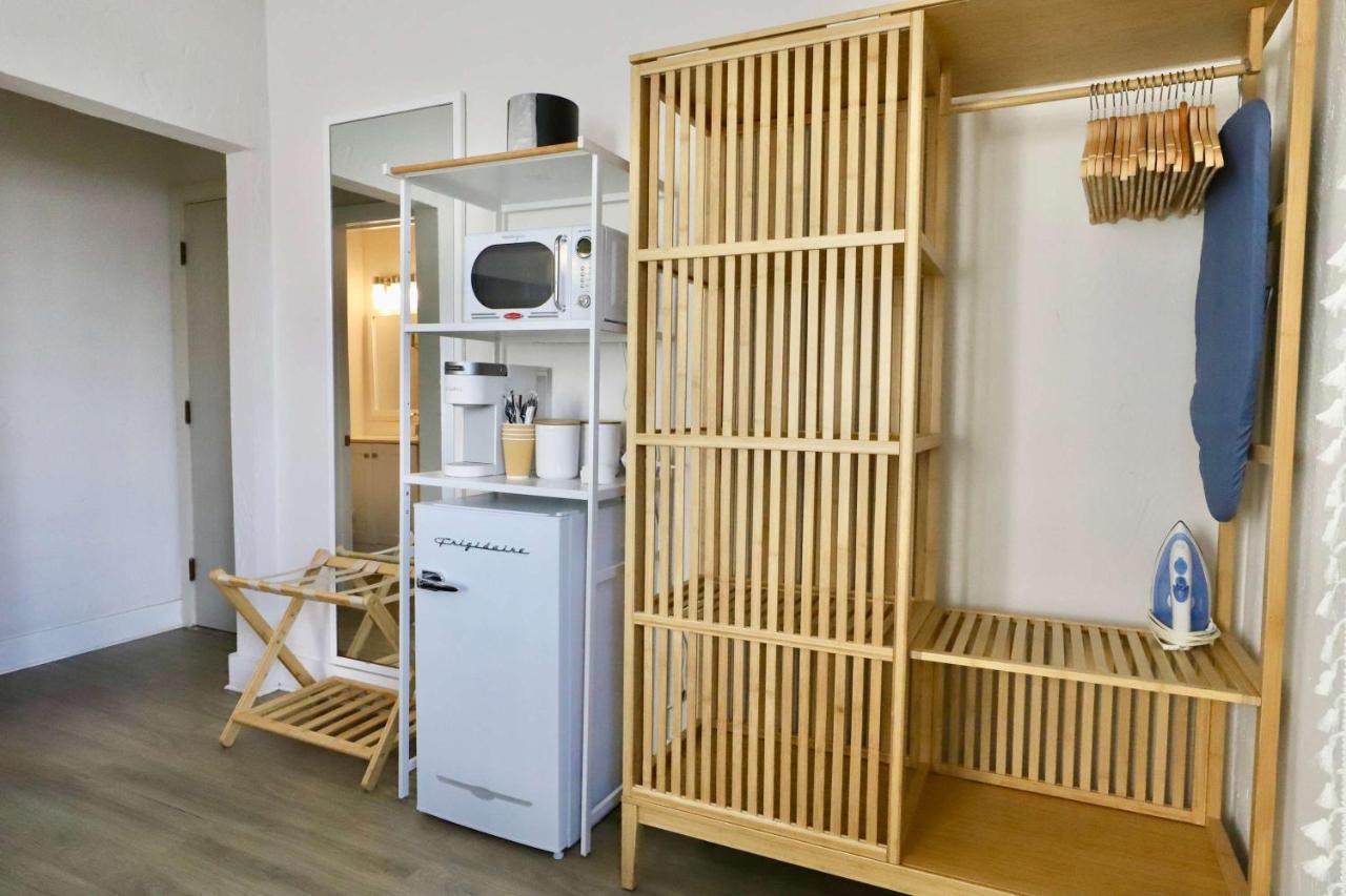 South Beach Suite in South of Fifth Neighborhood Across from Miami's Best Beach - 2