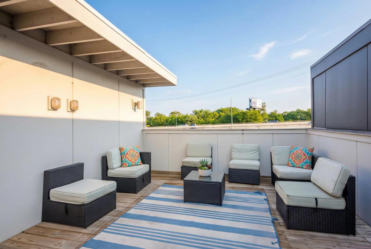 Rooftop Views & Patio Lounge Near Downtown Nashville - 2