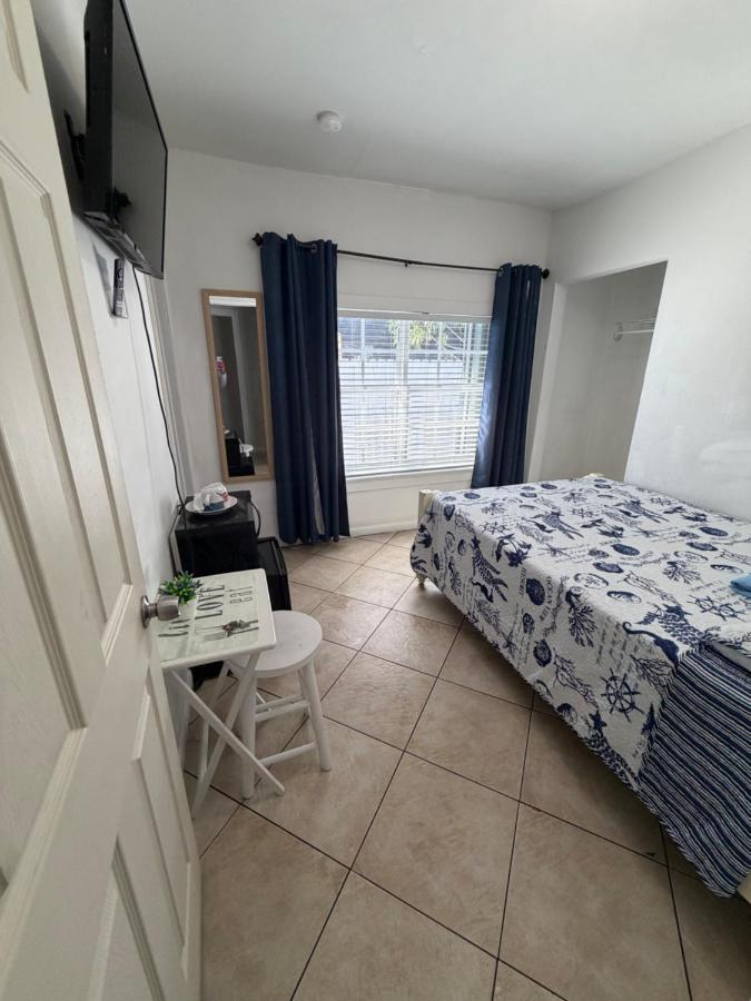 B5 Best Value on Private Bedroom with Private Bathroom in Little Havana, Miami - 4
