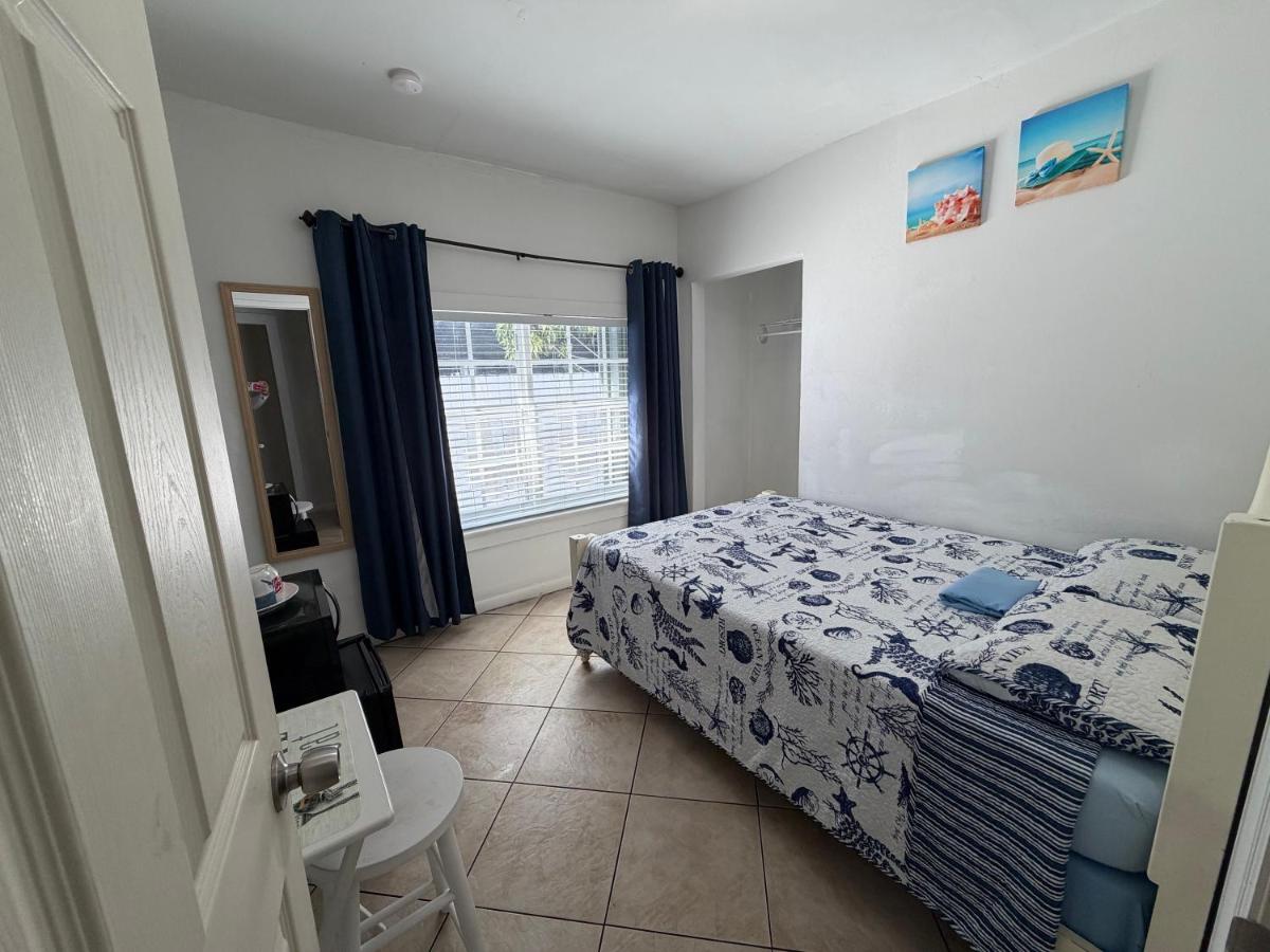 B5 Best Value on Private Bedroom with Private Bathroom in Little Havana, Miami - 3