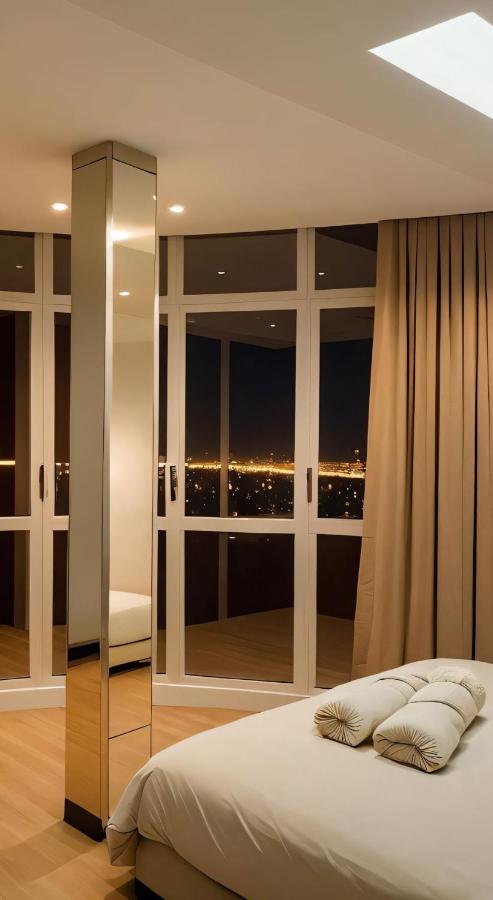 Amazing Appartement au centre ville en face HILTON & la Gare Train de TGV