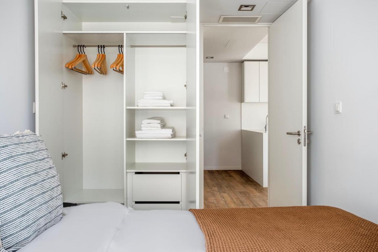 Double Room with Private WC in Shared House in Downtown Lisbon - 2