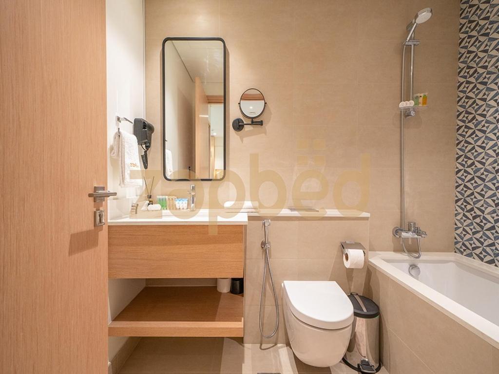 Modern 1 BR Apartment at Seagate, Mina Rashid Water Front - 3