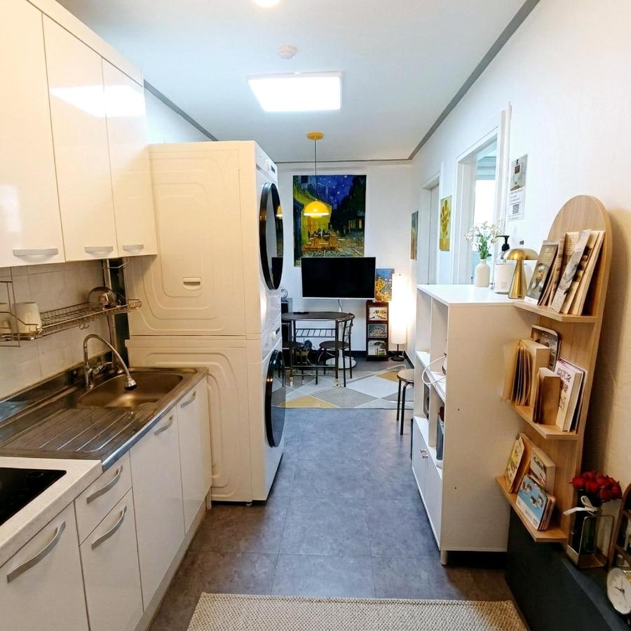 Chillpop stay I Hongdae Sinchon I 1F I 4ppl I Private 2BR, 3 Bed - 2