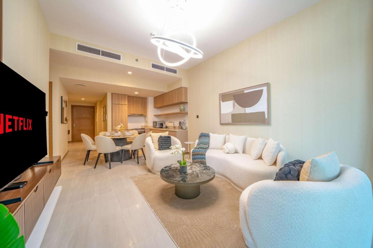 Impressive 2BR Apt with Premium - 4